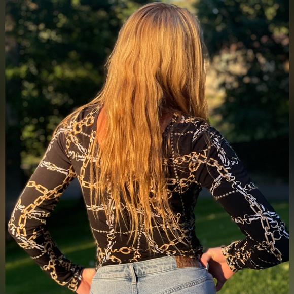 Venus black long sleeve with chain design. - Picture 1 of 5